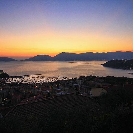 Affittacamere La Baia Di Lerici Exterior photo